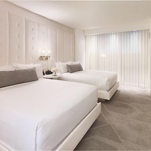 Premier Queen Suite